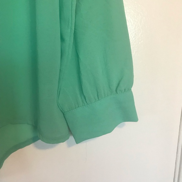 Mint green button down blouse, Medium - Picture 2 of 5